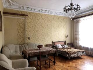 Продам 5-комнатную квартиру в Центре города, ул. Базарная/Осипова