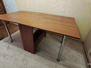 Стол-книжка новый.