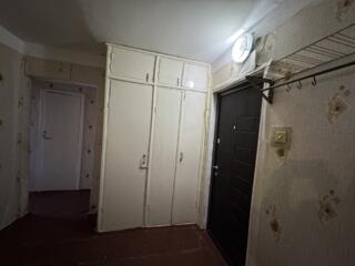 Продаю 2-х комнатную квартиру в Днестровске, на 1 этаже.