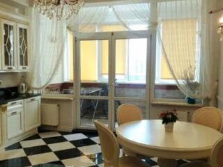 Трехкомнатная квартира  с видом на море в ЖК Руслан и Людмила