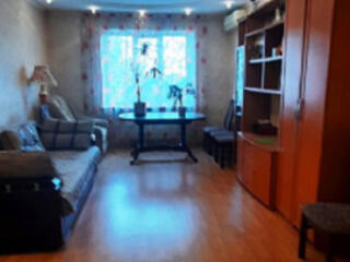 Продается трехкомнатная квартира на улице Комитетской.