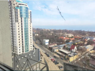 Продам 2 комнатную квартиру с прямым видом на море.