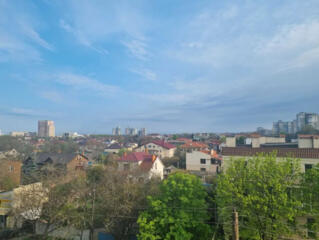 Продам квартиру 70 кв. м., 5/25, новый дом, жк Горизонт.