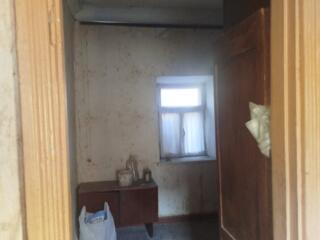 Продаётся 2х ком. квартира на земле. Центр.