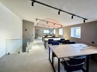 Clădire comercială cu 2 etaje Centru, Mun. Chișinău