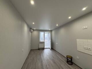 В продаже студия с ремонтом в жилом комплексе Акварель 2 на Таирова. .