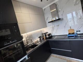 Продается 2-комнатная квартира с ремонтом, мебелью и техникой в ...