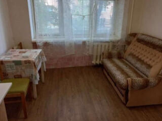 Продам 1 комнатную квартиру на лен .поселке