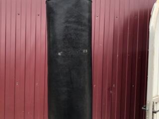 Продам боксерскую грушу