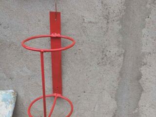 Продам подставки под огнетушитель