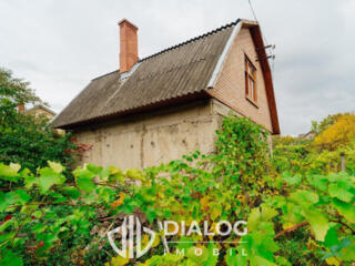 Spre vânzare casă cu teren pomicol.