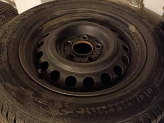 Продам шины, 195/65 R15 (c дисками)