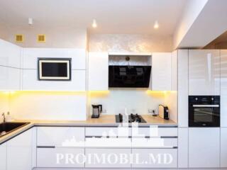 Vă propunem spre vânzare acestapartament cu 3 camere și living,sect. .