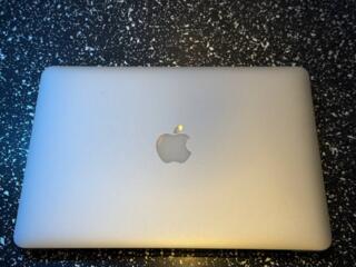 MacBook Pro 13" Retina (Mid 2014) i5 / 8GB / 128 SSD