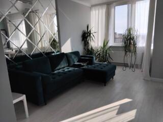 Предлагается к продаже просторная двухуровневая квартира в новом ...