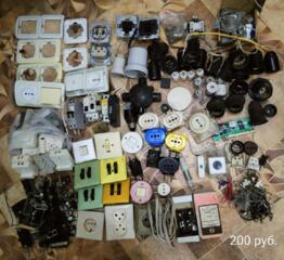 Набор электрики б/у и новые. Лампа настольная, стабилизатор напряжения