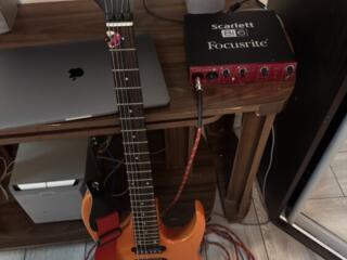 Продается электрогитара с аудио-интерфейсом