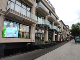 Spre chirie spațiu comercial în prima linie, centrul comercial ...