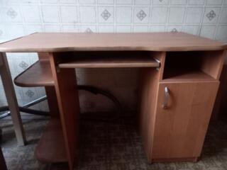 Стол компьютерный