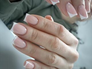 Маникюр качественный. Опытный мастер
