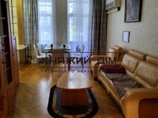 Оренда 3-кімн. квартири за адресою вул. Велика Житомирська 10. На ...