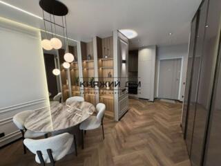 Продаж 1 кімнатної квартири по вул. Дніпровська наб. 15Ж, Квартира ...