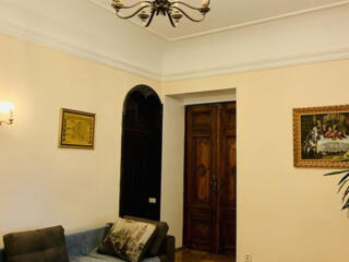 3-х комнатная, двухуровневая квартира в Центре