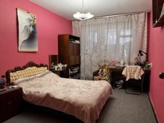 Продаётся 2-х комнатная квартира на Героев Пограничников.