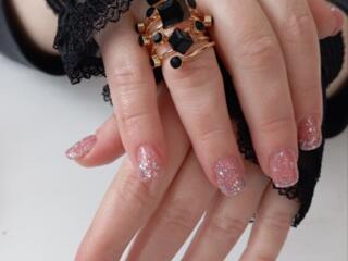 Маникюр и педикюр. Цена 100 руб