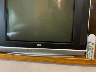 Недорого рабочий телевизор LG