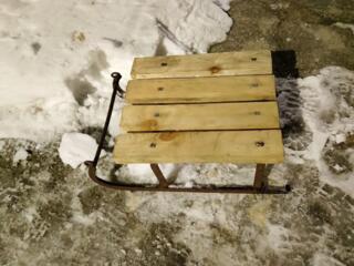 Продам крепкие санки