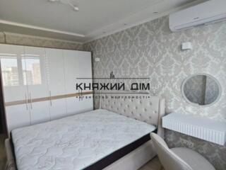 Оренда 3-х кімнатної студіо ,вул.Драгоманова 4 А. Площа 80/34/22 ...