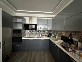 Є Генератор(працює ліфт,вода,опалення)! Простора 3-х кімнатна ...