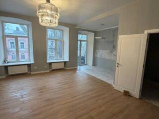 Предлагается к продаже стильная и просторная 2 комнатная квартира ...