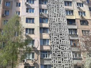 Продам трехкомнатную квартиру на Таирова