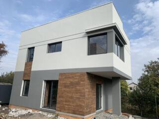 Двухэтажный коттедж в Одессе