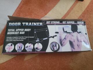 Продам турник в дверной проем IRON Gym новый в упаковке