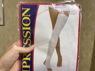 Продам компрессионные чулки на две ноги