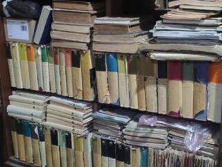 Продаются книги разной тематики. Большой выбор редких и старинных книг