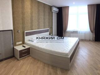 Без комісії ! Пропонується в оренду 2 кімнатна, роздільна квартира в .