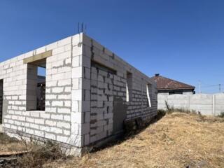 Предлагается к продаже участок в Молодежном с недостроеным домом. ...