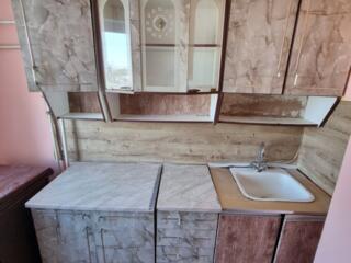 Продаётся Кухня и Шкаф. Недорого.