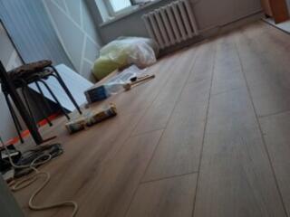 Ofer servicii de reparație în construcție