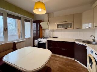 Продаю затишну 3к квартиру в р-ні Спортмайстра