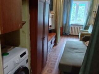 Продам комнату с мебелью в коммуне на улице Новикова!
