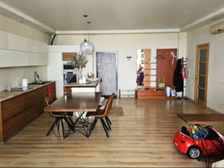 Квартира - пентхаус в центре Одессы на Греческой.