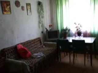 Продам квартиру на Ленпоселке (р-н автоцентра ВАЗ)