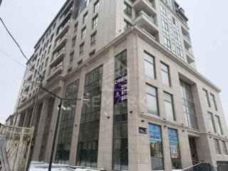 Chirie oficiu de 540mp. pe un nivel situat în bloc premium Square ...