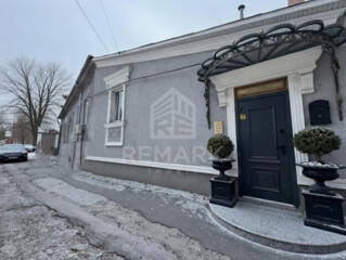 Se dă în chirie SALON - spațiu comercial situat în sec. Centru, str. .