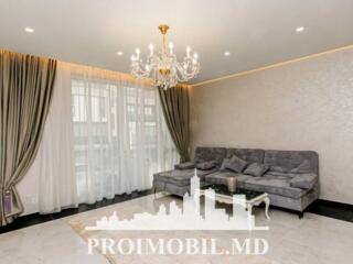 ​​ Vă propunem spre chirie această casă în 3 nivele, amplasată sect. .